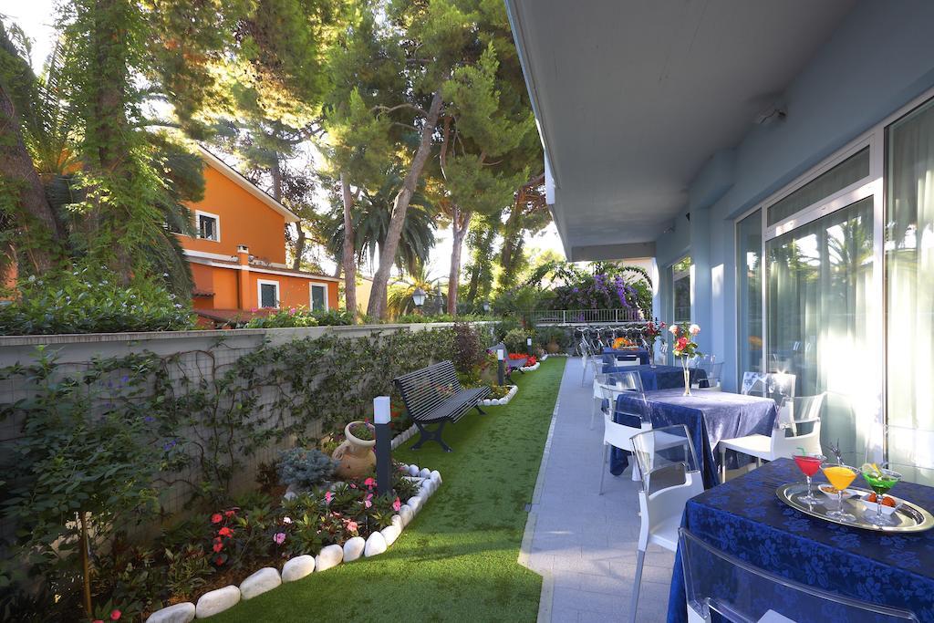 Aurea Hotel Tortoreto Exterior foto